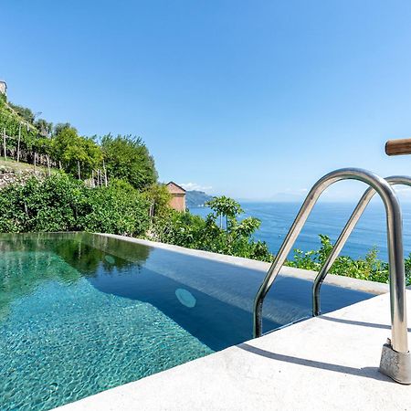 villa orleans Amalfi Exteriör bild