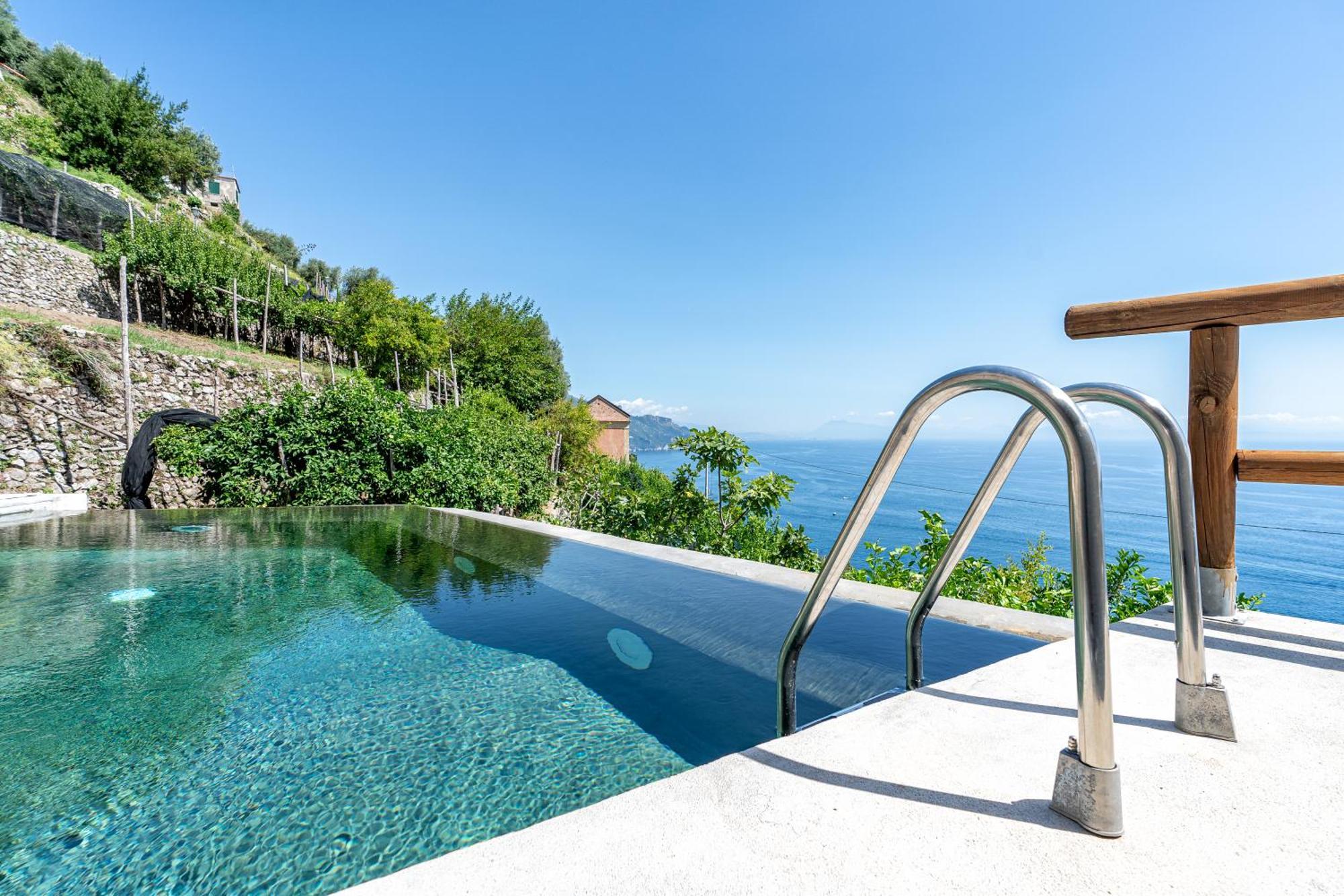 villa orleans Amalfi Exteriör bild
