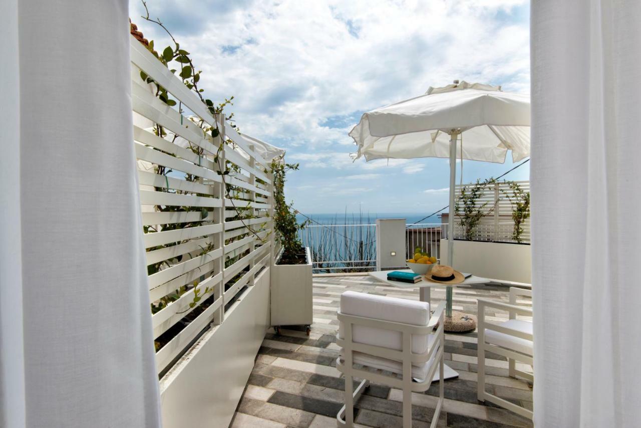 villa orleans Amalfi Exteriör bild